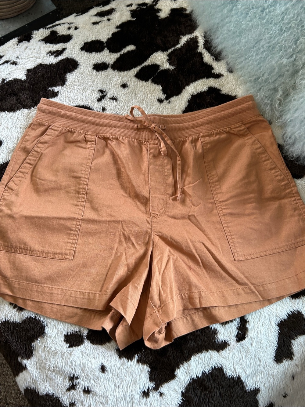 Women’s Drawstring Utility Shorts - Rust